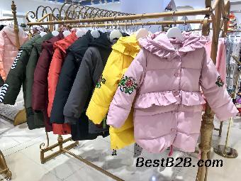 世紀藍都 兒童服裝一手貨源批發，當季新款棉服廠家直銷